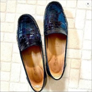 Reptile Texture Patent Leather Loafers